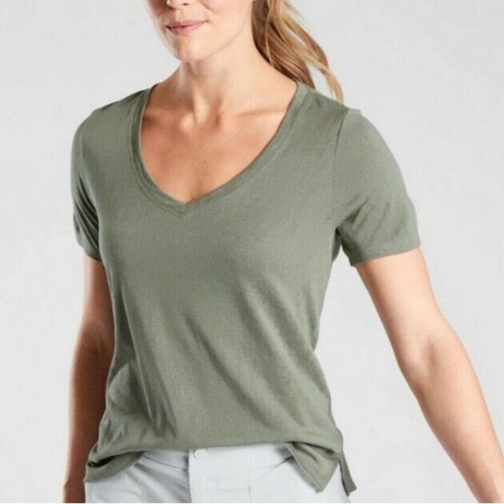 Athleta Breezy V-neck Sage Green Heather Lightweight T-shirt Size XXS